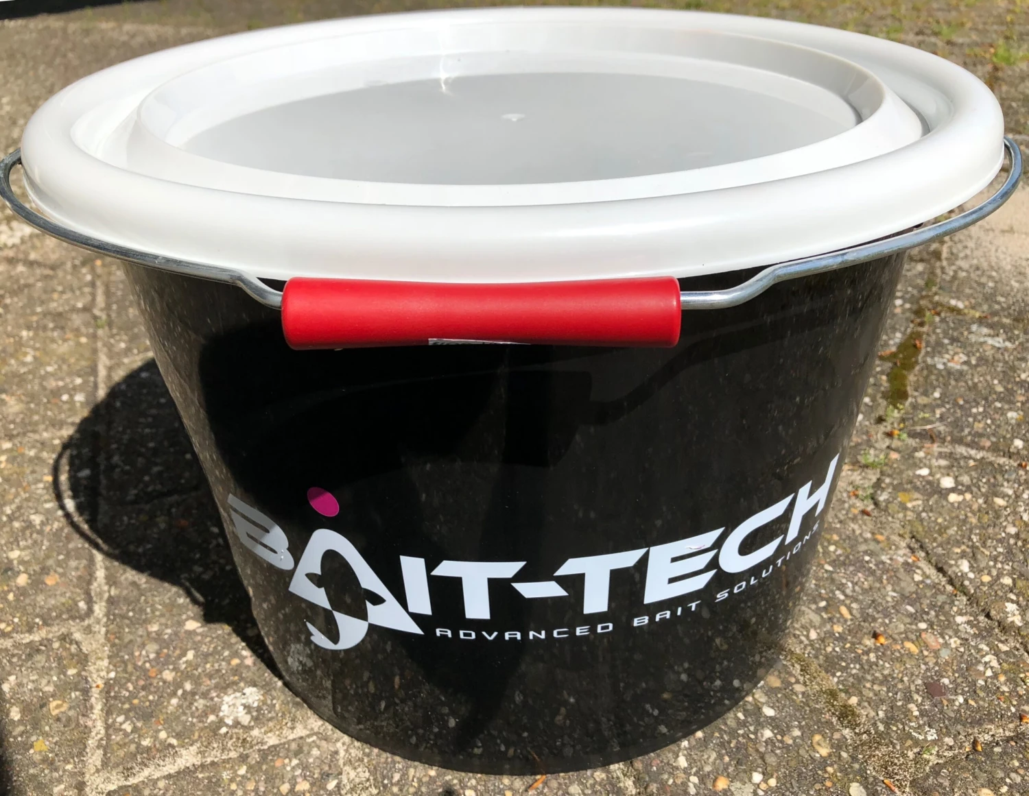 Bait-Tech Voeremmer Met Deksel 2 Bait-Tech Voeremmer Met Deksel - Afbeelding 2